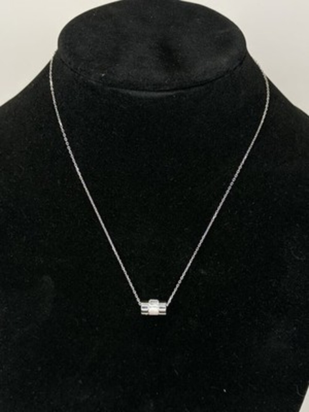 NWT Michael Kors Park Avenue Pave Barrel Slide Necklace Silver Tone MKJ4950040